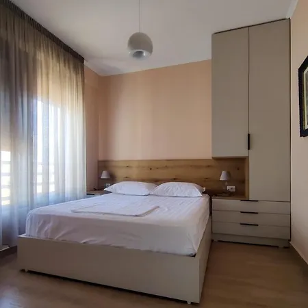 Flower Apartment *